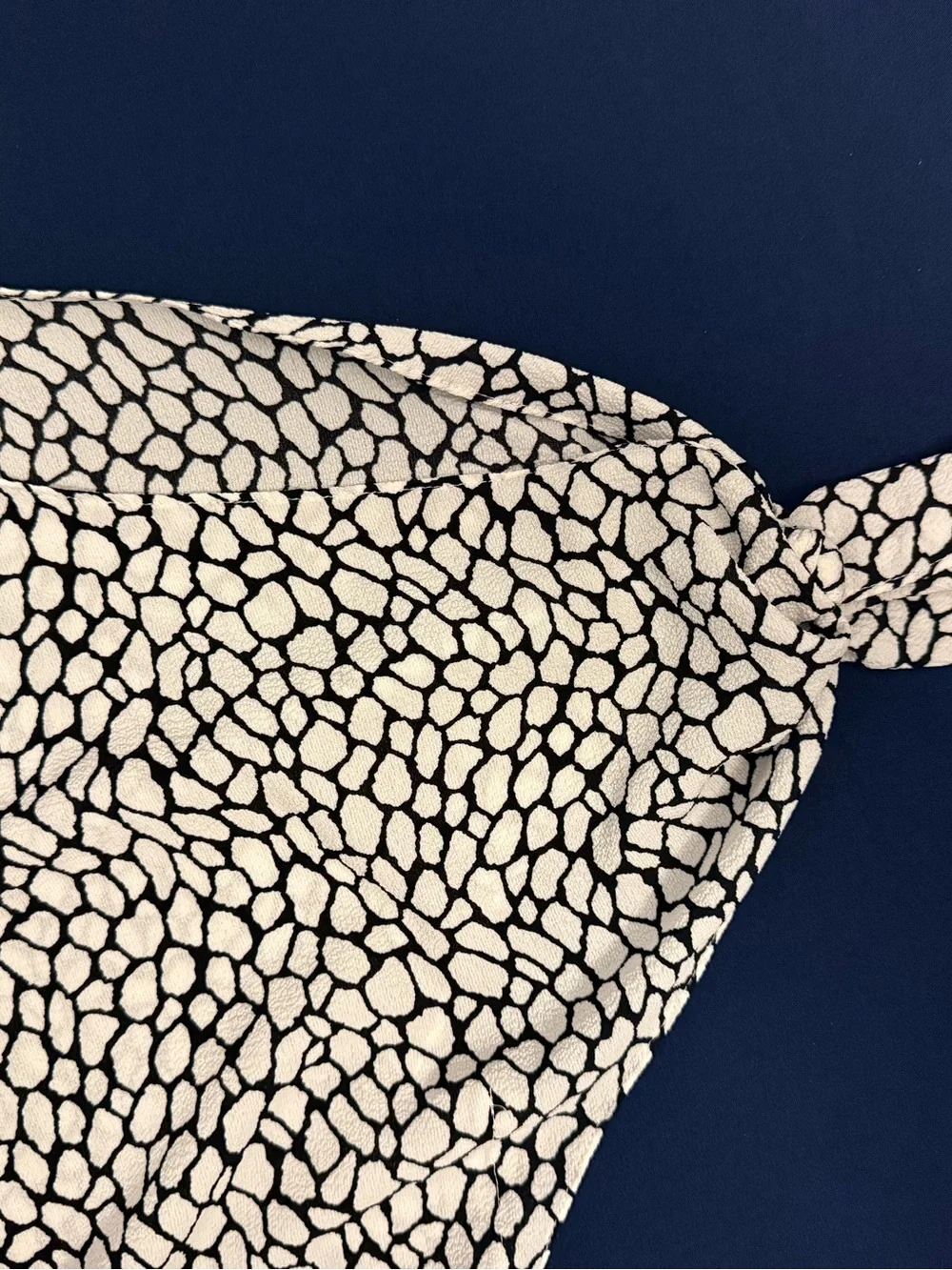 Michael Kors Top NWT Black and White Pebble Print sz 1X